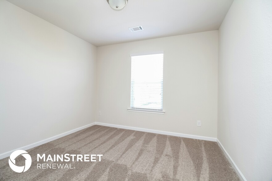 Building Photo - 2332 Bee Hive Dr