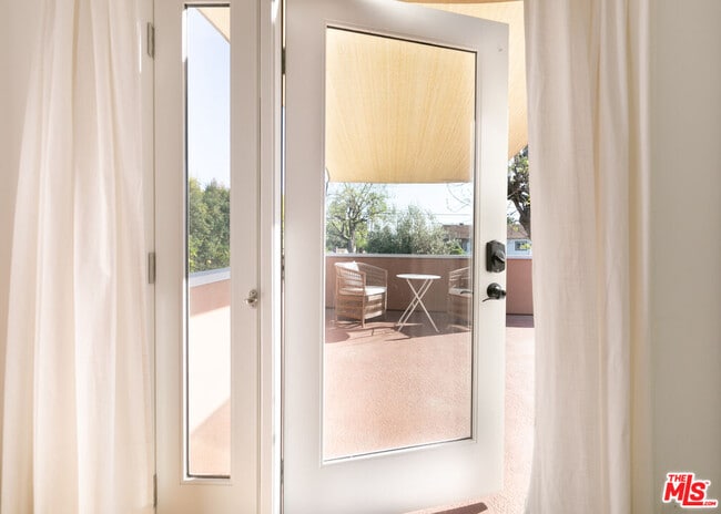 Building Photo - 5676 Hub St