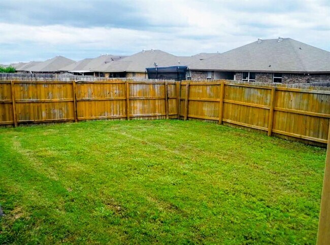 Building Photo - 404 W Little Dipper Dr