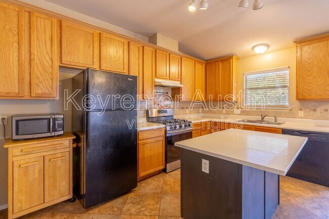 Building Photo - 2557 Vernell Way