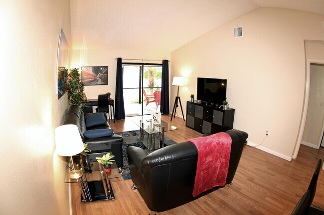 Building Photo - 1308 White Pine Dr