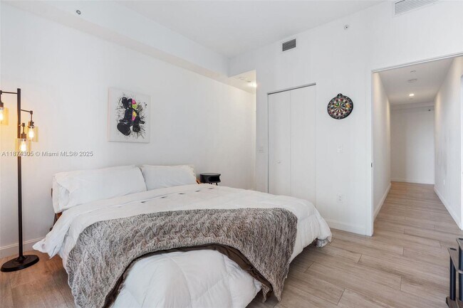 Building Photo - 45 SW 9th St