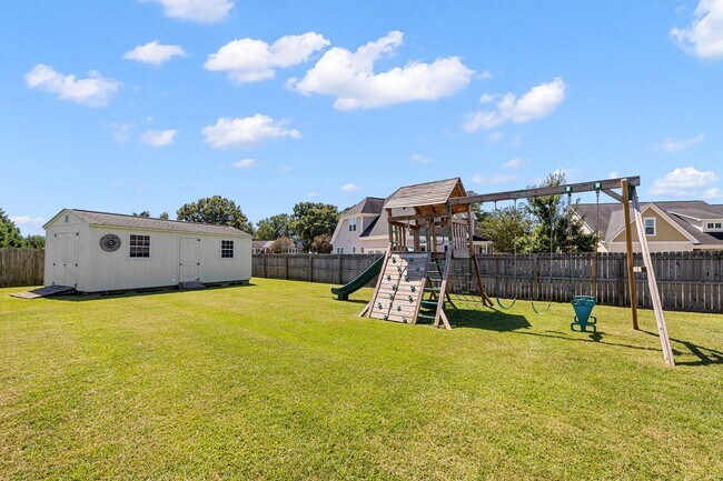 Building Photo - **Spacious 3bd/3ba in Raleigh**