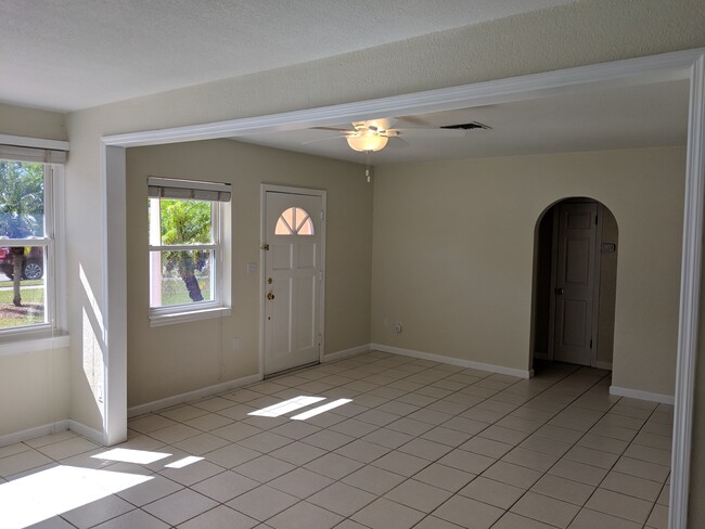 Building Photo - 234 Union St