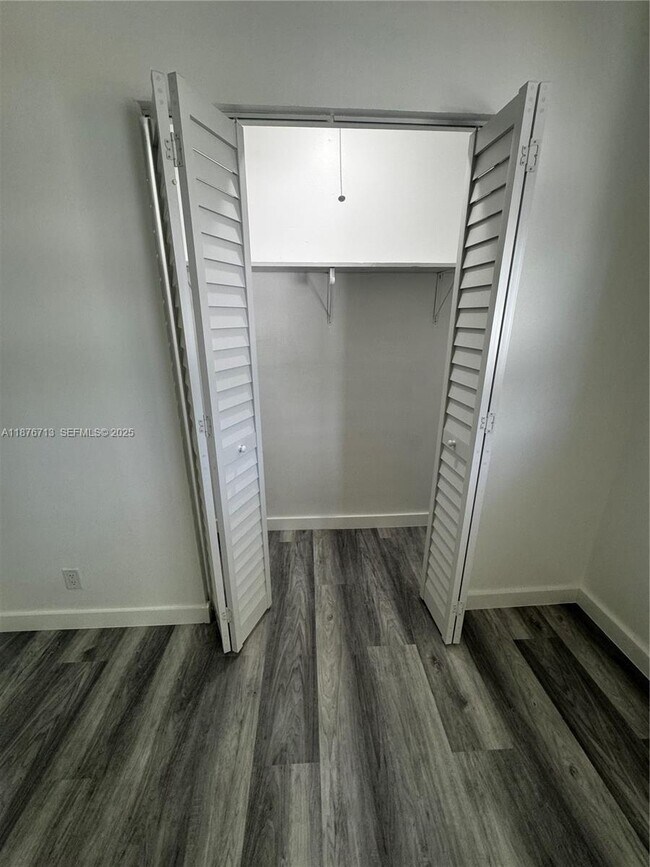 Building Photo - 2515 Polk St