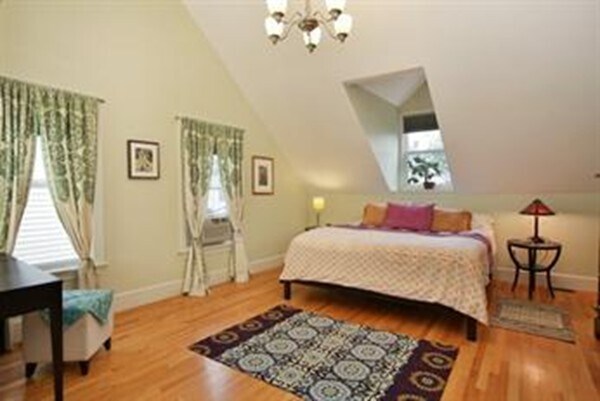 Building Photo - 11 Lester Pl