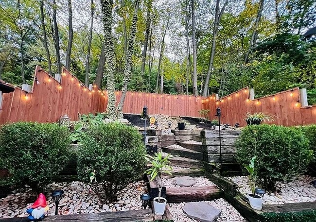 Building Photo - Beautiful 3 Bedroom House