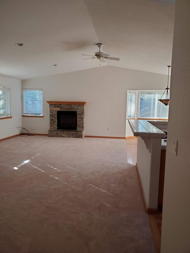 Building Photo - Beautiful Montgomery Estates Home - Long Term Rental