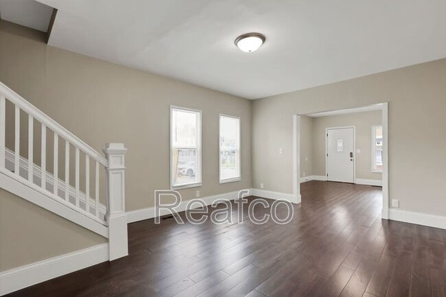 Building Photo - 448 N Champion Ave