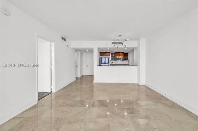 Building Photo - 1800 N Bayshore Dr