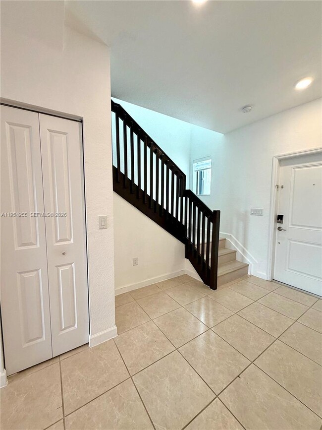 Building Photo - 405 NE 208th Terrace