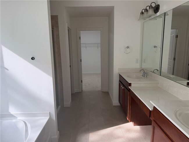 Building Photo - 325 Cranbrooke Cir