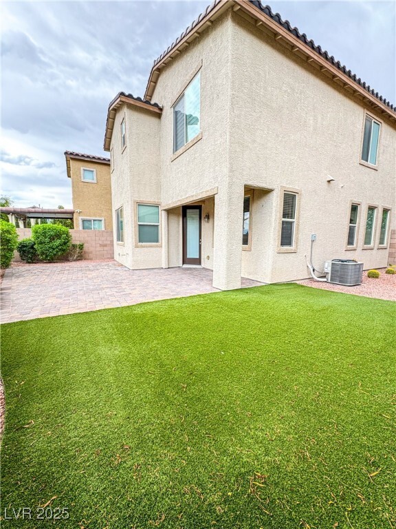 Building Photo - 12233 Loggeta Way