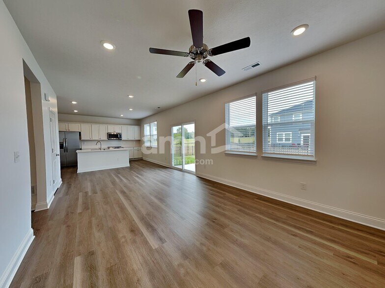 Building Photo - 318 Pine Hill Court