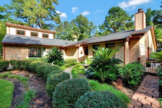 Building Photo - 12722 Cypress Pass Loop E