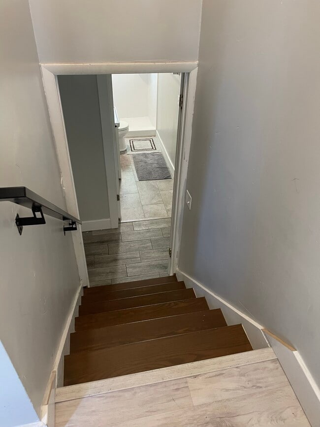 Building Photo - 1011 W 600 S