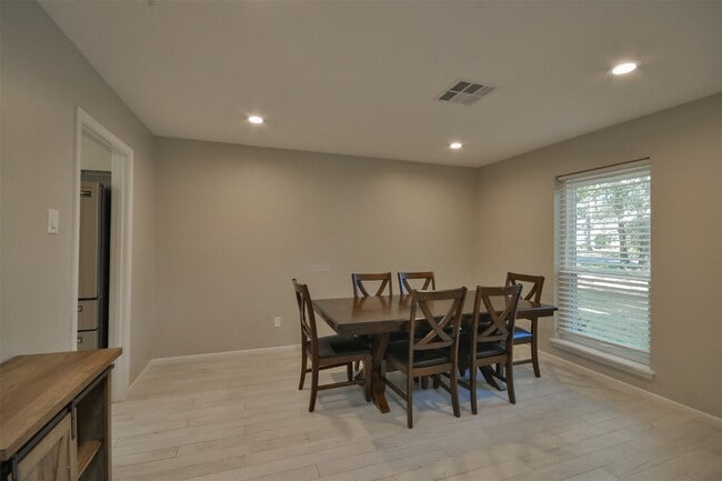 Building Photo - 1420 Sweet Gum Ln
