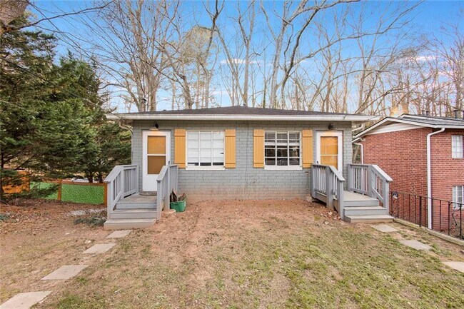 Building Photo - 121 Fairview St