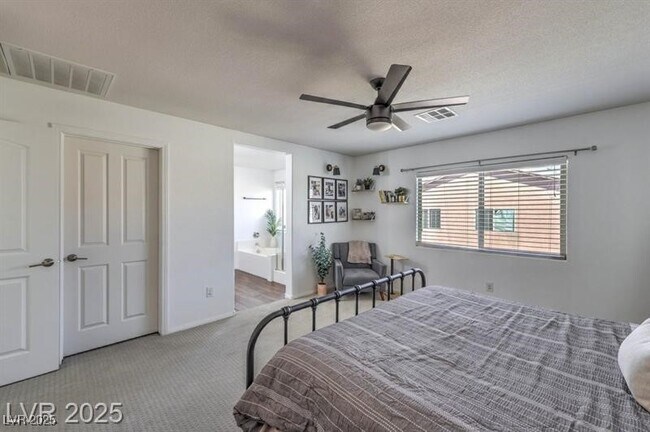 Building Photo - 10598 Cliff Lake St