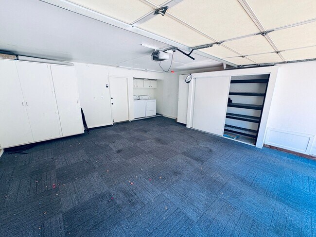 Building Photo - 3207 Moritz Dr