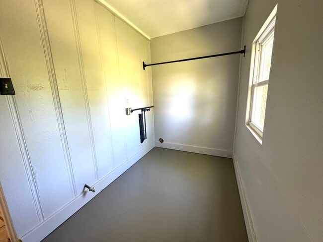 Building Photo - Beautiful 2 bedroom 1 bath home!