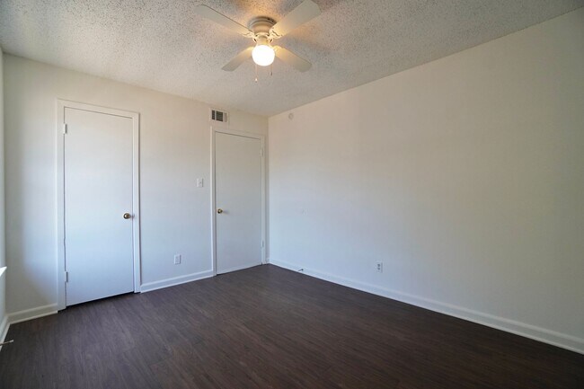 Building Photo - 2906 Sweeney Ln