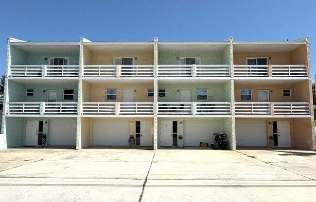 Primary Photo - Stunning Beachside Townhome in Port Orange!
