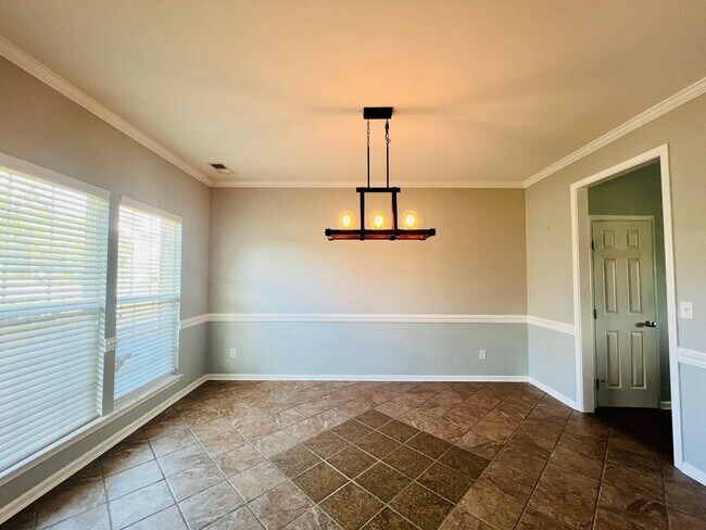 Building Photo - 4818 Summerside Dr