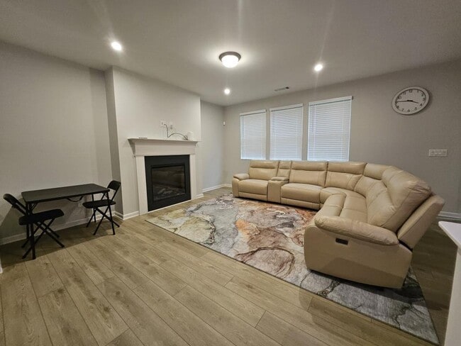 Building Photo - 1290 Jordan Brook Dr