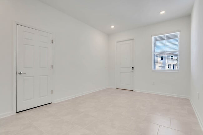 Building Photo - 7412 Stone Creek Trl