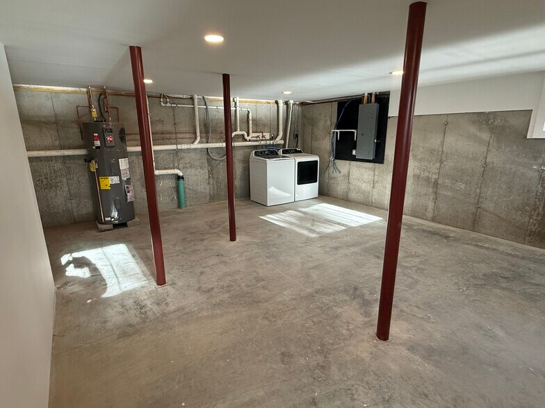 Building Photo - 14 Big Rock Ln