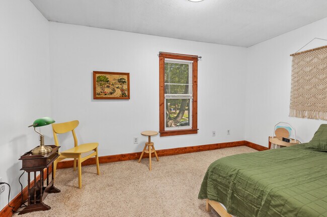 Building Photo - 1355 Bemis St SE