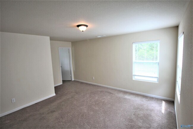 Building Photo - 269 Bermuda Lakes Dr