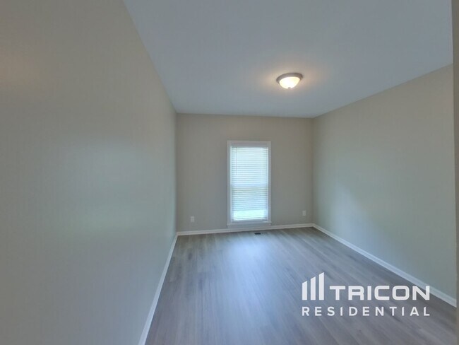 Building Photo - 1818 Brighton Dr