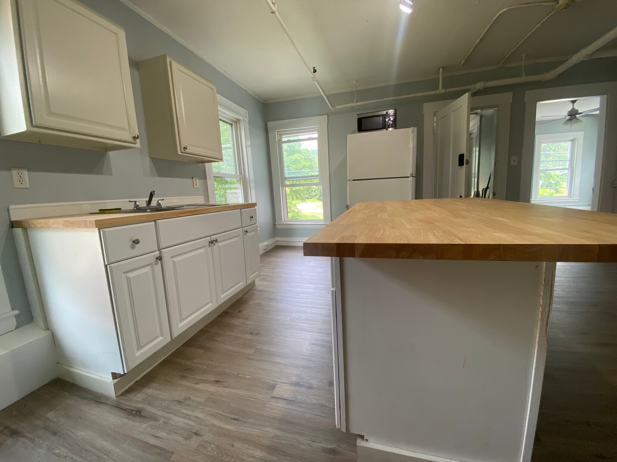 Building Photo - 215 Main St