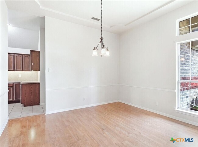 Building Photo - 1200 Lancelot Dr