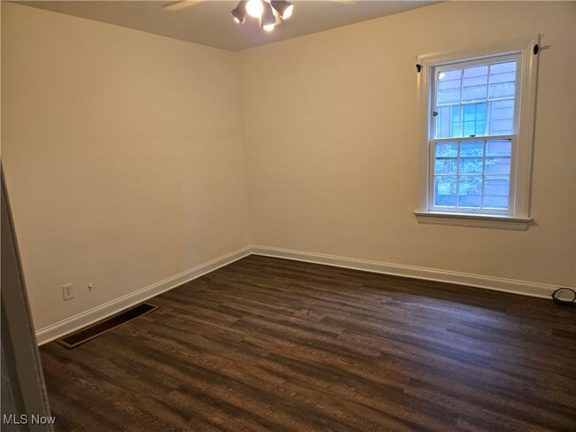 Building Photo - 3557 Lynnfield Rd