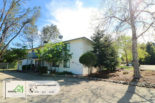 Building Photo - 1553 Bramble Pl