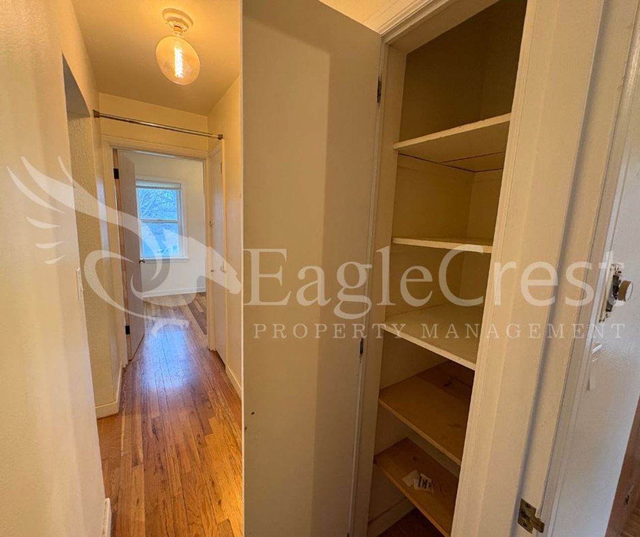 Building Photo - Spacious 3-Bedroom 2 bathroom Home with Great Mountain Views and Bonus Room!!