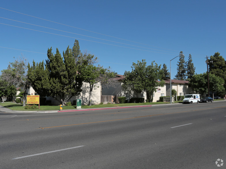 Building Photo - Vineyard Apartments