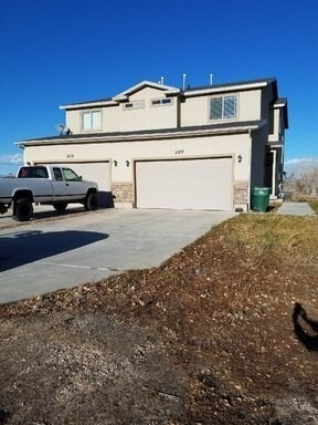 Primary Photo - 3 Bed 2.5 bath Townhome