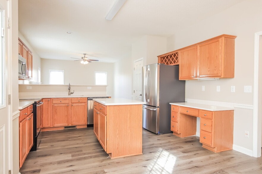 Building Photo - 5820 Waterford Landing Ct