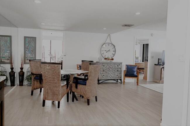 Building Photo - 4200 N Ocean Dr