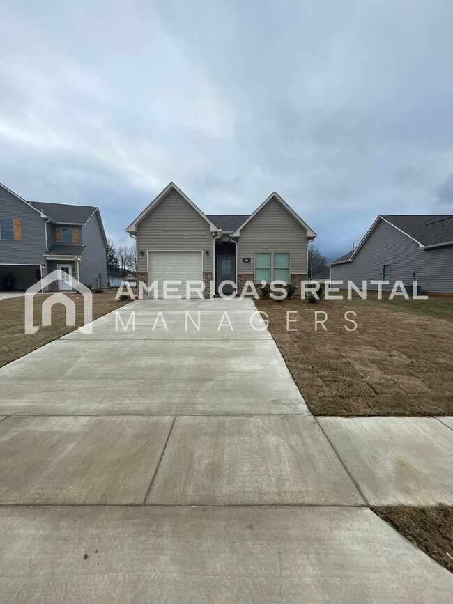 Building Photo - Home for Rent in Oak Grove, AL!!! Available to View Now!