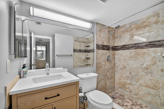 Building Photo - 511 Shady Pine Way