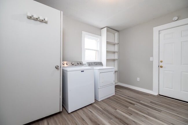 utility room - 418 Montecito Dr