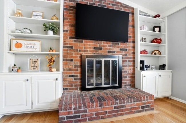 Building Photo - Spacious 4BR Home with Finished Basement & Fenced Yard in Olentangy Hills