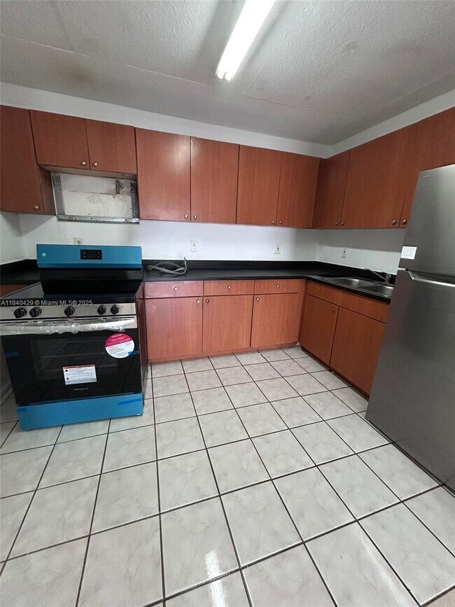 Primary Photo - 13725 NE 6th Ave