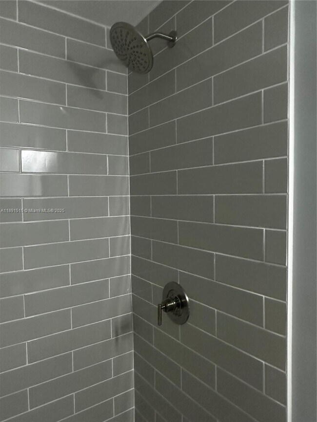 Building Photo - 549 NW 208th Way