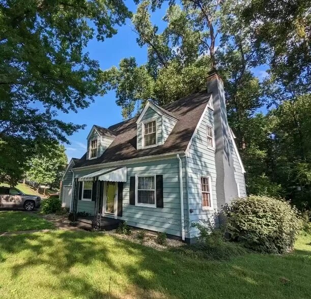Building Photo - 1404 29th St